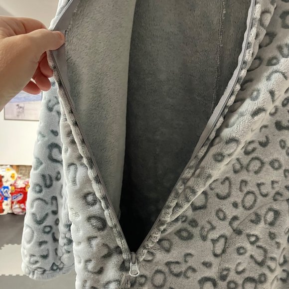 Soft fluffy onesie by Hunkemoller XL - Picture 4 of 8